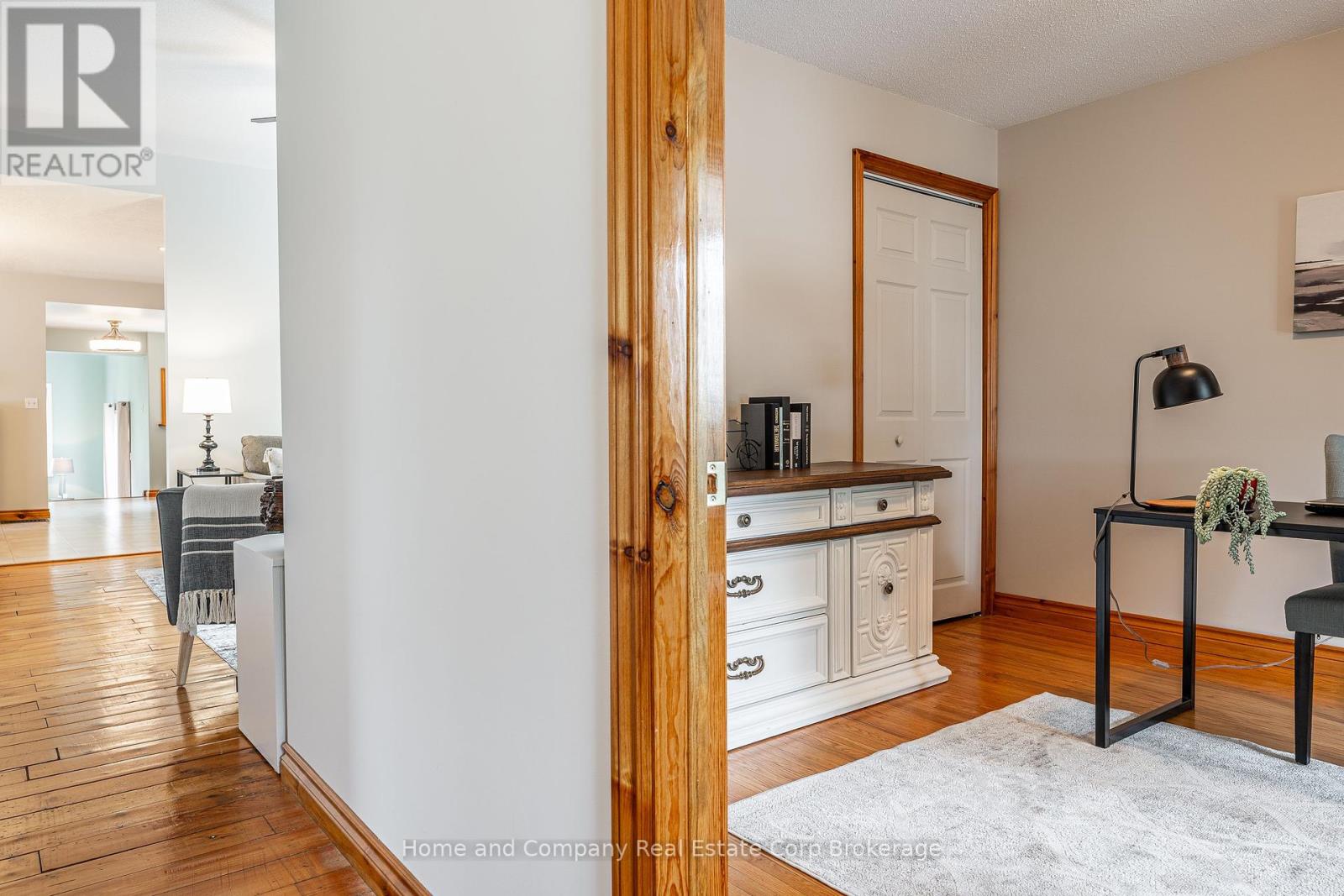 67 St David Street, Stratford, Ontario  N5A 1C1 - Photo 4 - X12329764