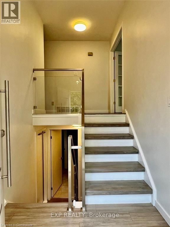 213 Northlake Drive, Waterloo, Ontario  N2V 1A6 - Photo 2 - 40758010