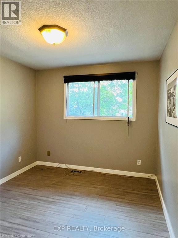 213 Northlake Drive, Waterloo, Ontario  N2V 1A6 - Photo 8 - 40758010