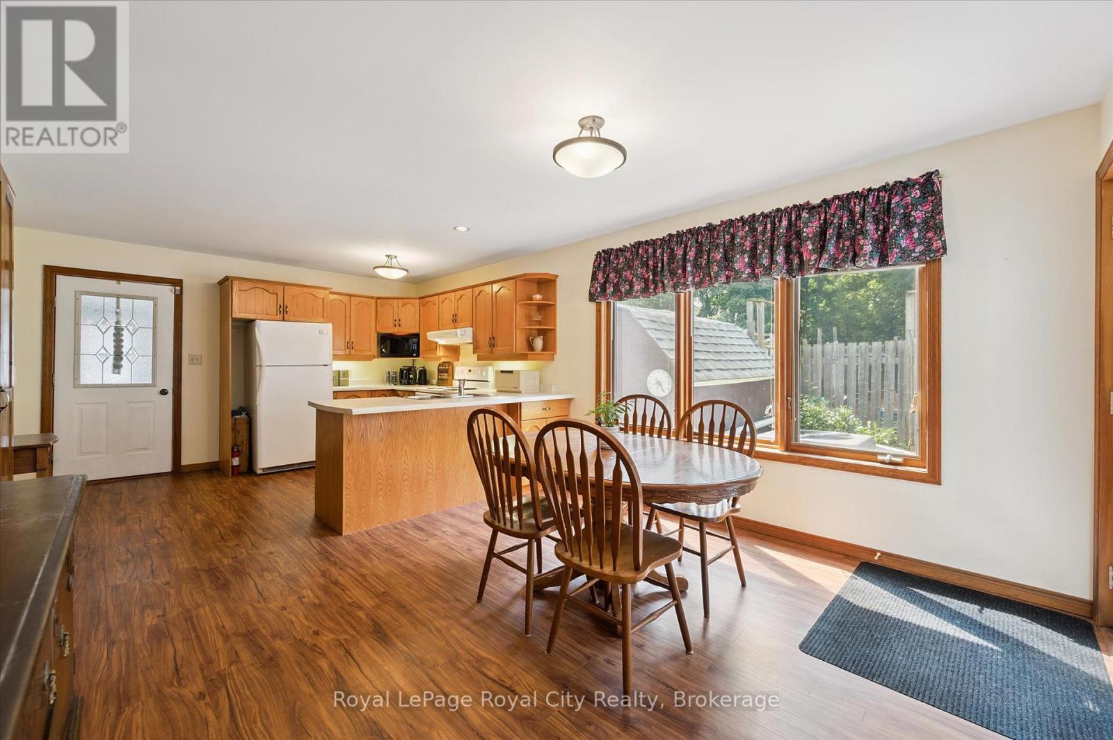 69 Nottingham Street, Guelph, Ontario  N1H 3M9 - Photo 8 - X12330561