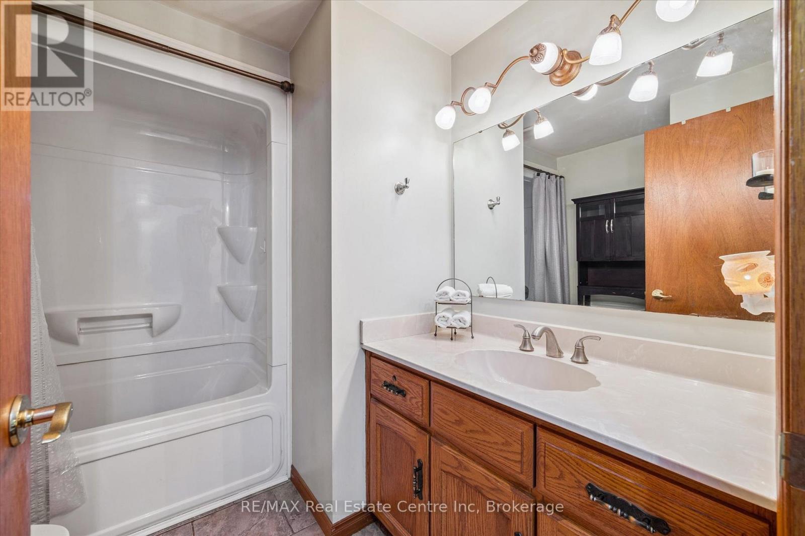 46 Watt Street, Guelph, Ontario  N1E 6W7 - Photo 25 - X12330590