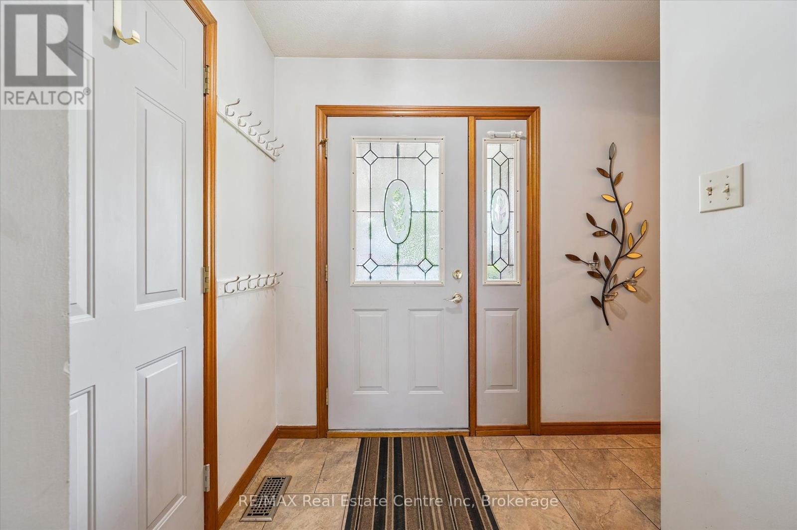 46 Watt Street, Guelph, Ontario  N1E 6W7 - Photo 6 - X12330590