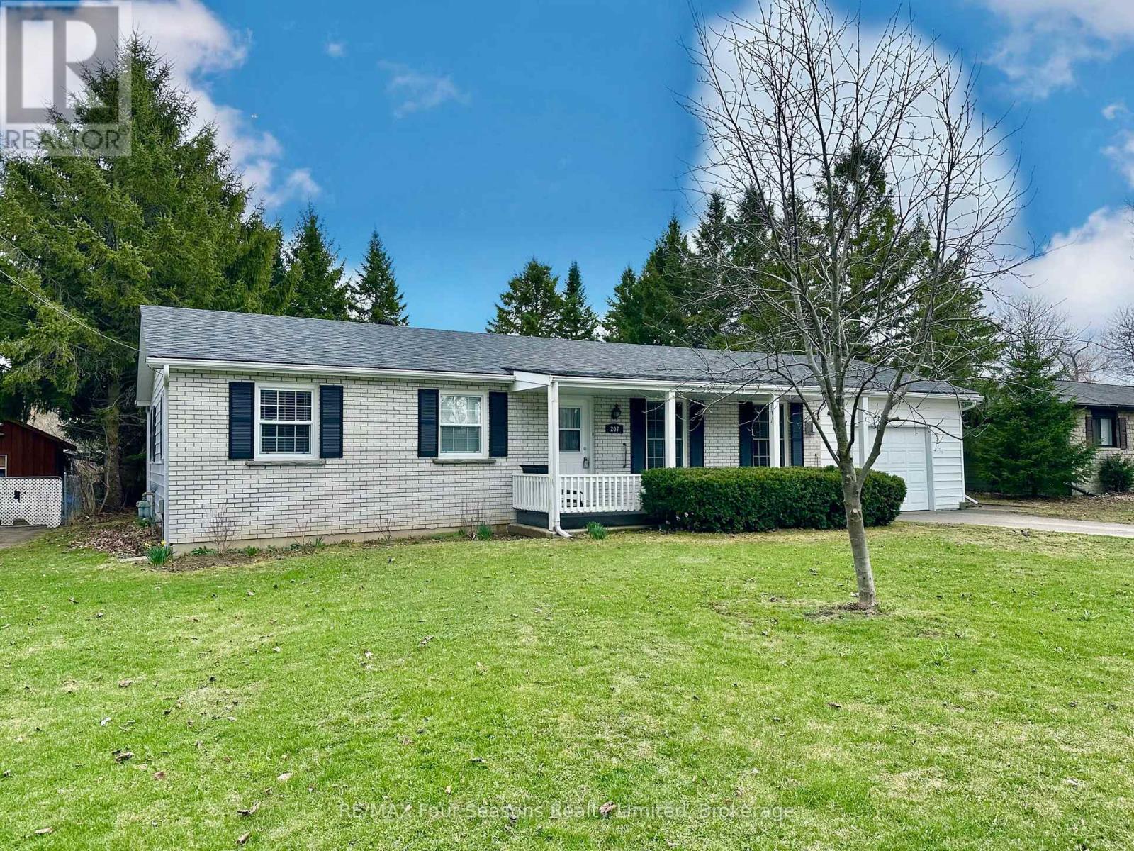 207 CHRISTOPHER STREET, Clearview, Ontario