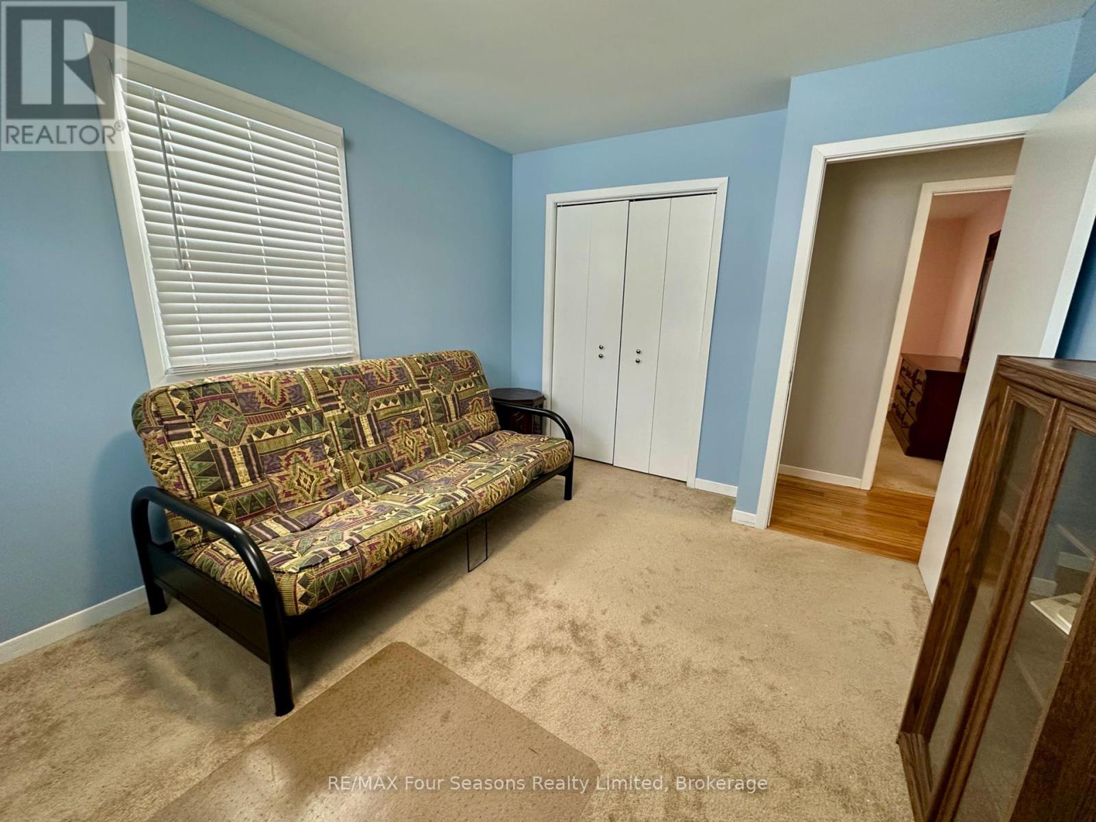 207 Christopher Street, Clearview, Ontario  L0M 1S0 - Photo 17 - S12330723