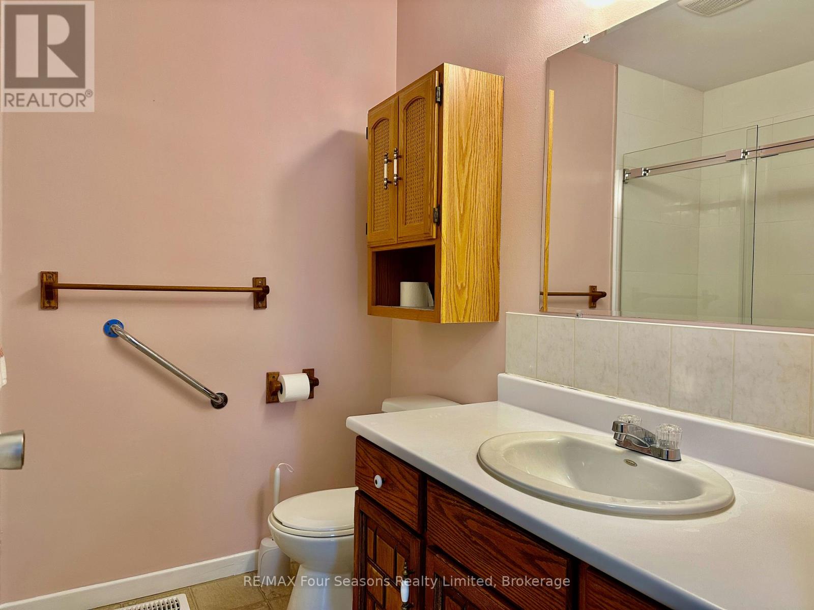 207 Christopher Street, Clearview, Ontario  L0M 1S0 - Photo 19 - S12330723