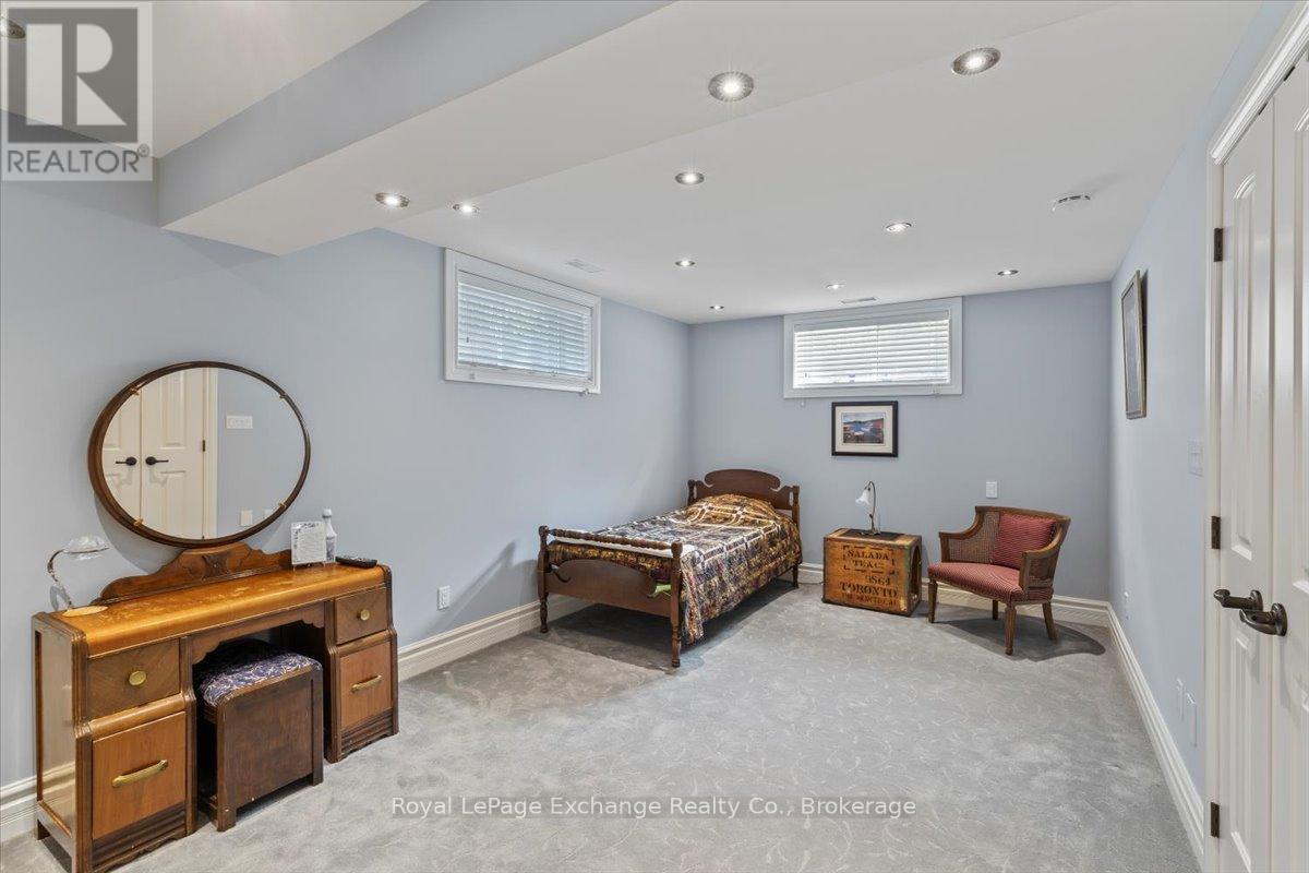 569 Creekwood Drive, Saugeen Shores, Ontario  N0H 2L0 - Photo 30 - X12330809
