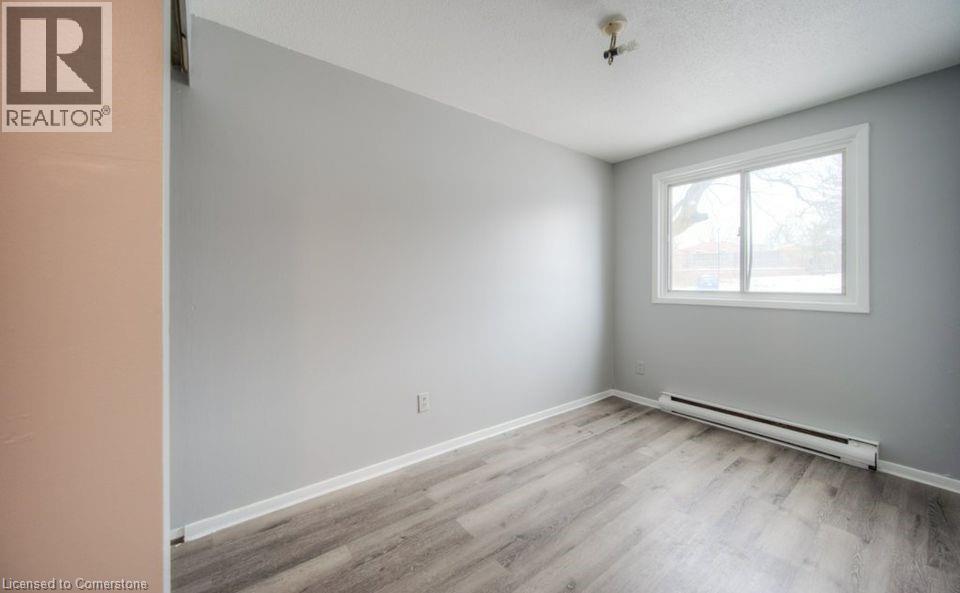 1200 Courtland Avenue E Unit# 39, Kitchener, Ontario  N2C 1K7 - Photo 3 - 40758393