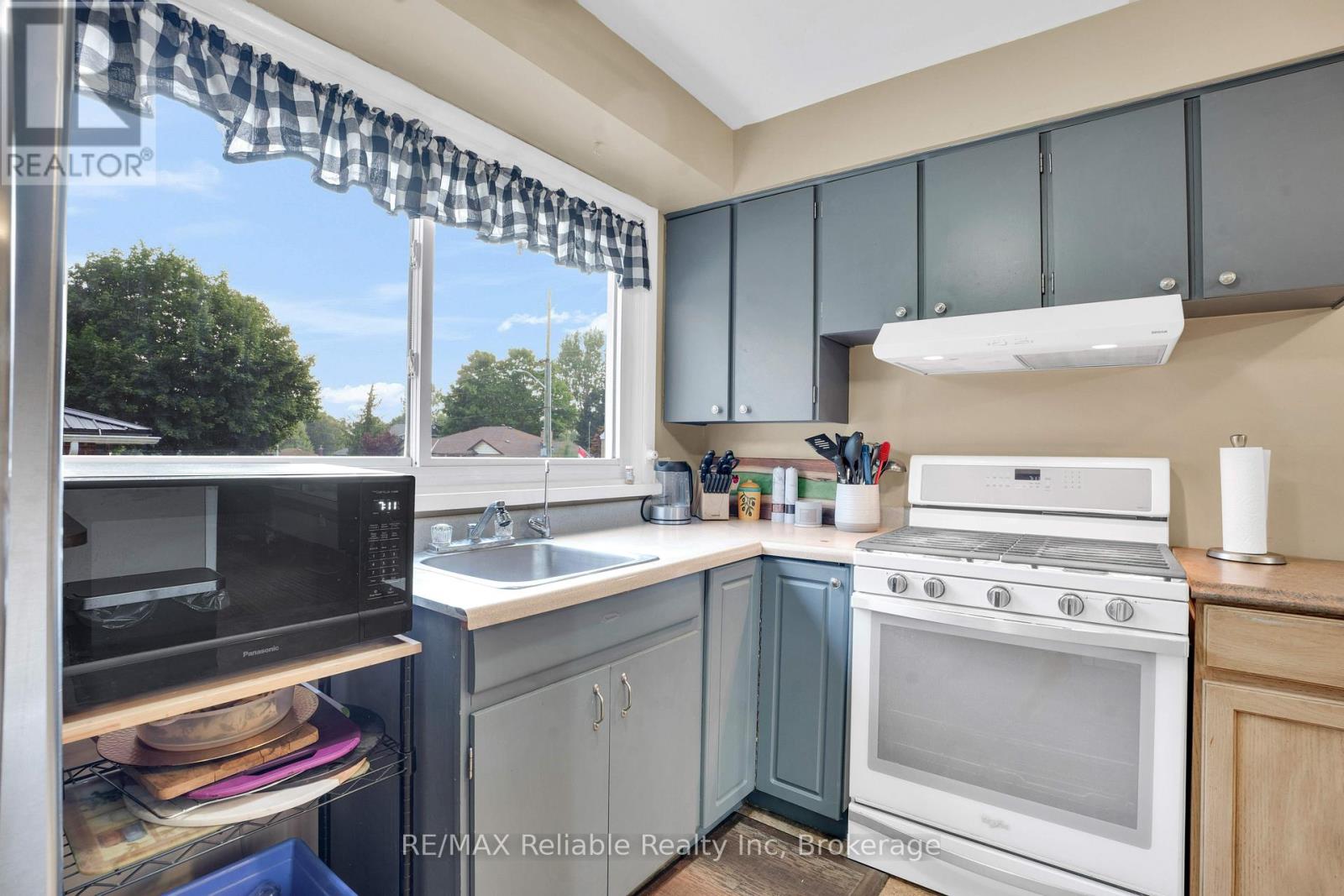 61 East Street, Central Huron, Ontario  N0M 1L0 - Photo 13 - X12330921