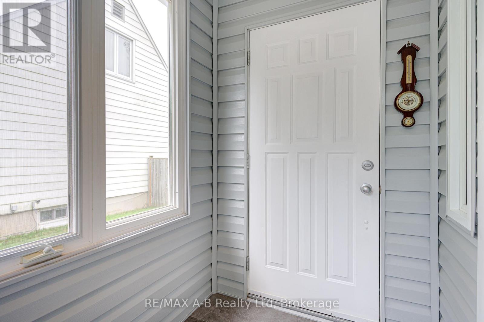 58 Normandy Drive, Stratford, Ontario  N5A 6A5 - Photo 7 - X12331363