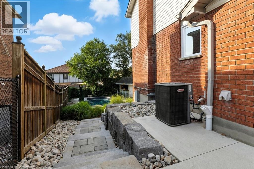 36 Notchwood Court, Kitchener, Ontario  N2A 3L6 - Photo 31 - 40752753
