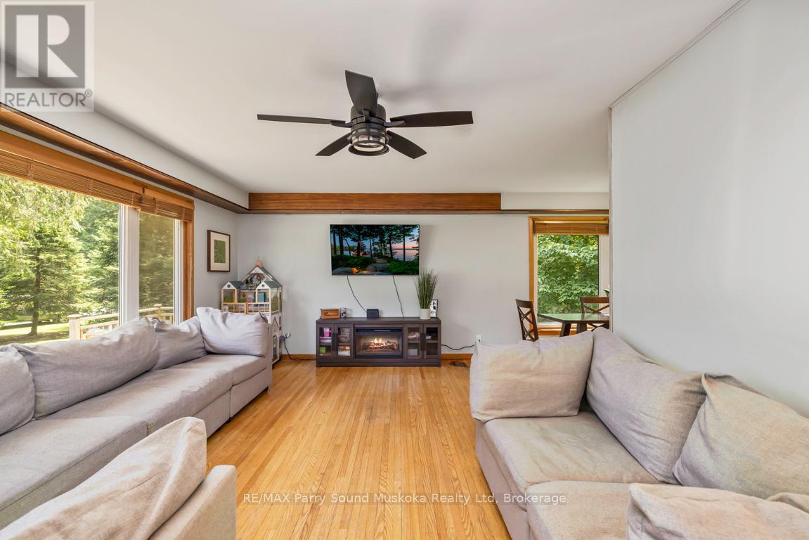 20 Sandy Plains Road, Seguin, Ontario  P2A 2W8 - Photo 11 - X12331471
