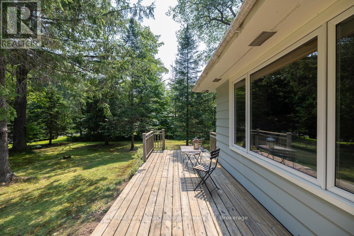 20 Sandy Plains Road, Seguin, Ontario  P2A 2W8 - Photo 5 - X12331471