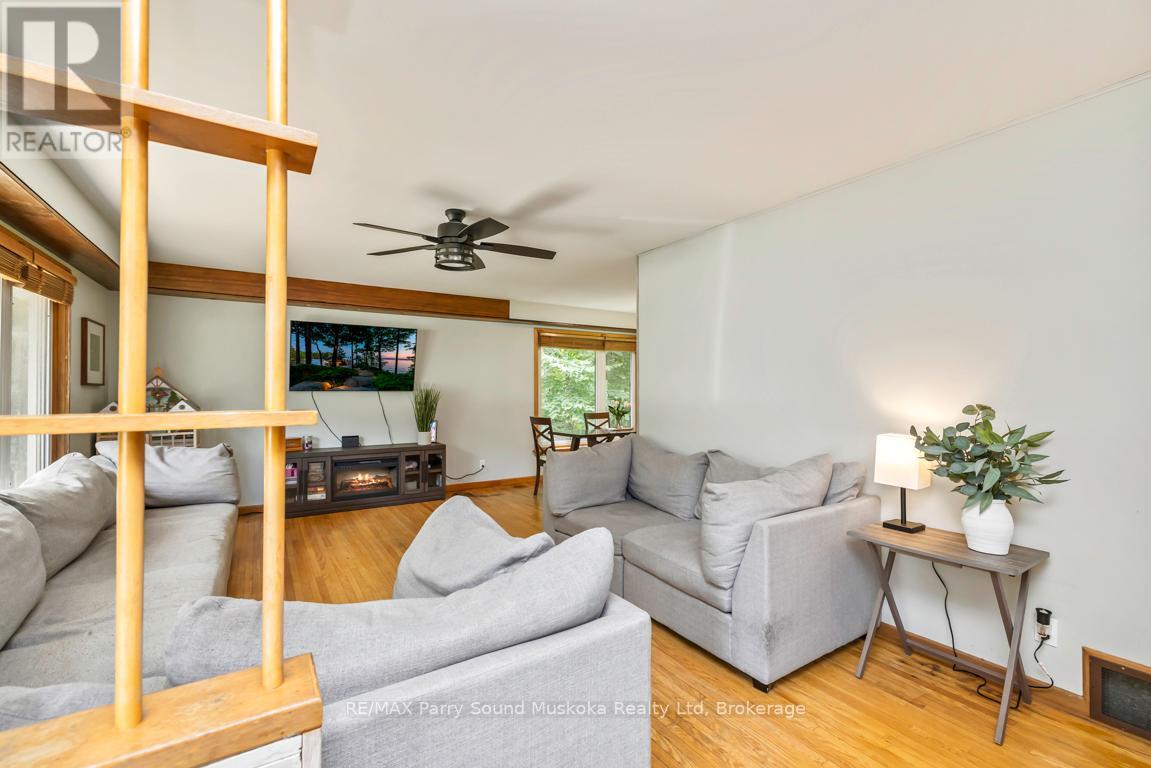20 Sandy Plains Road, Seguin, Ontario  P2A 2W8 - Photo 9 - X12331471