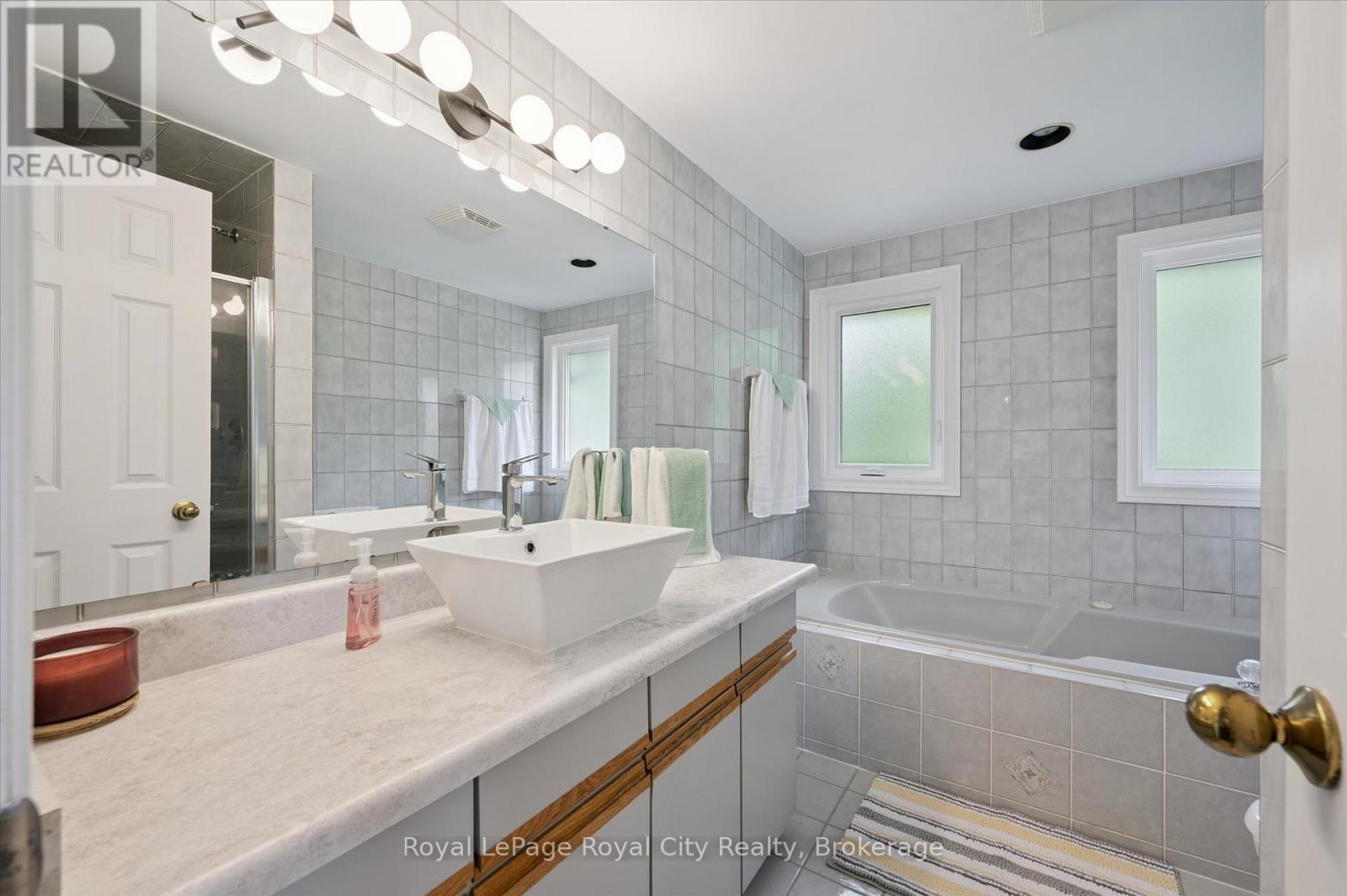 8 Forster Drive, Guelph, Ontario  N1G 4N2 - Photo 20 - X12331546