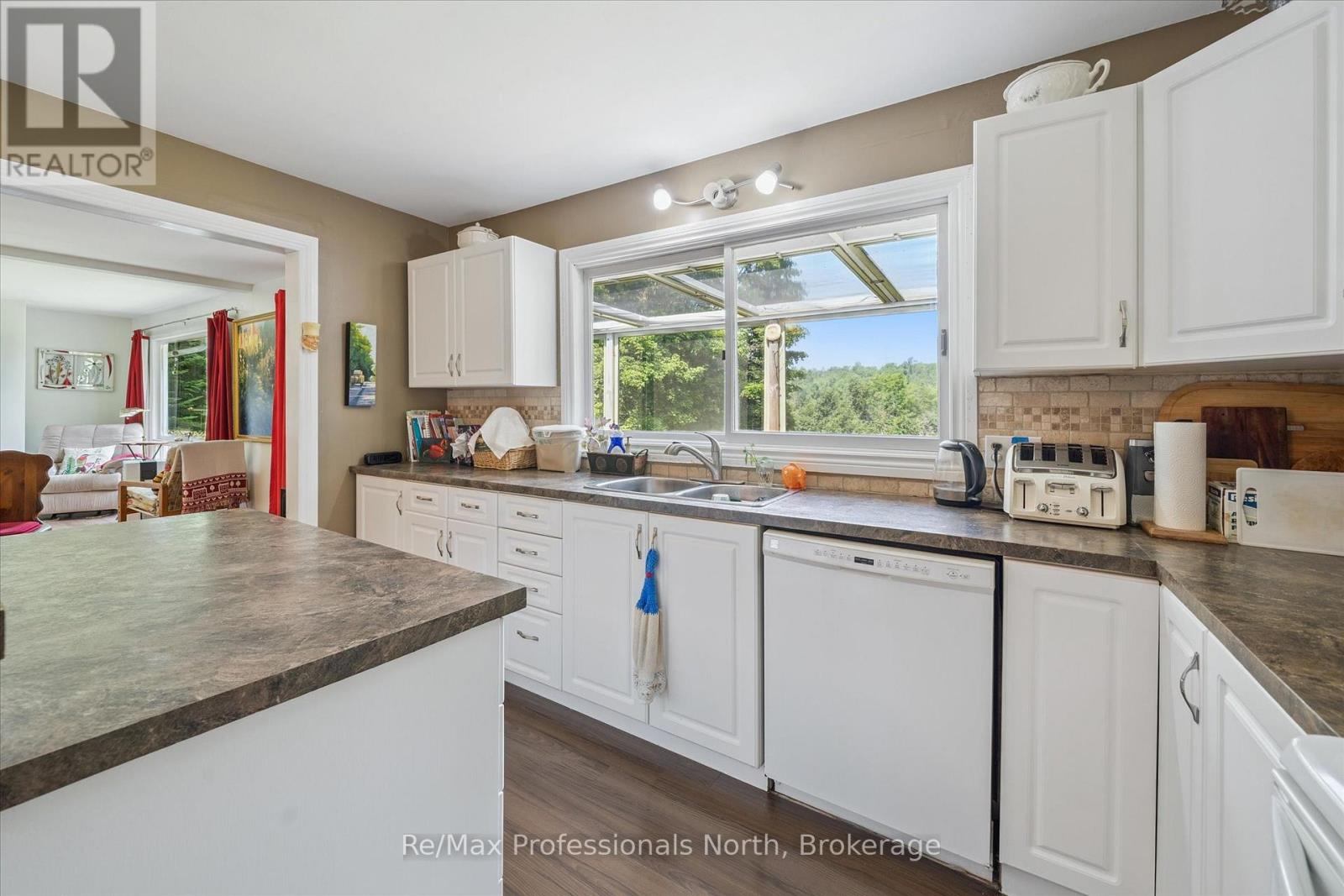 1042 River Haven Road, Bracebridge, Ontario  P1L 1X1 - Photo 16 - X12331846