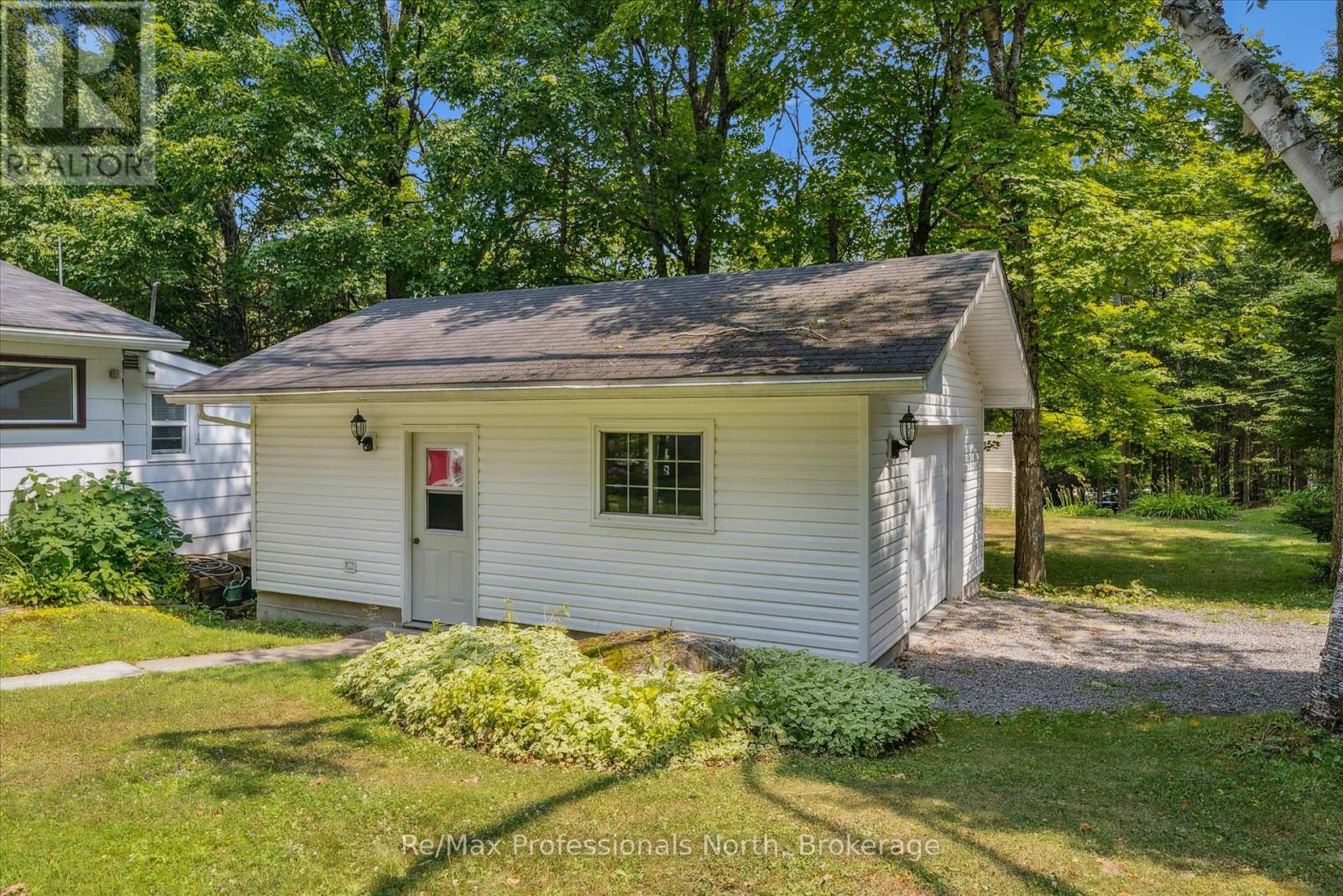 1042 River Haven Road, Bracebridge, Ontario  P1L 1X1 - Photo 43 - X12331846