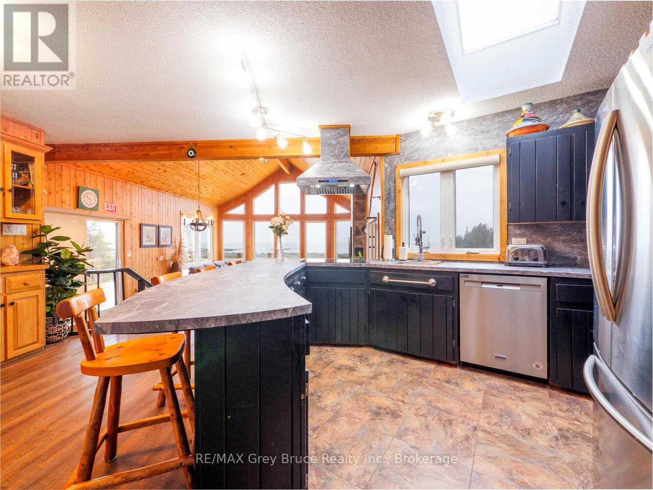 157 Zorra Drive, Northern Bruce Peninsula, Ontario  N0H 2R0 - Photo 23 - X12331929