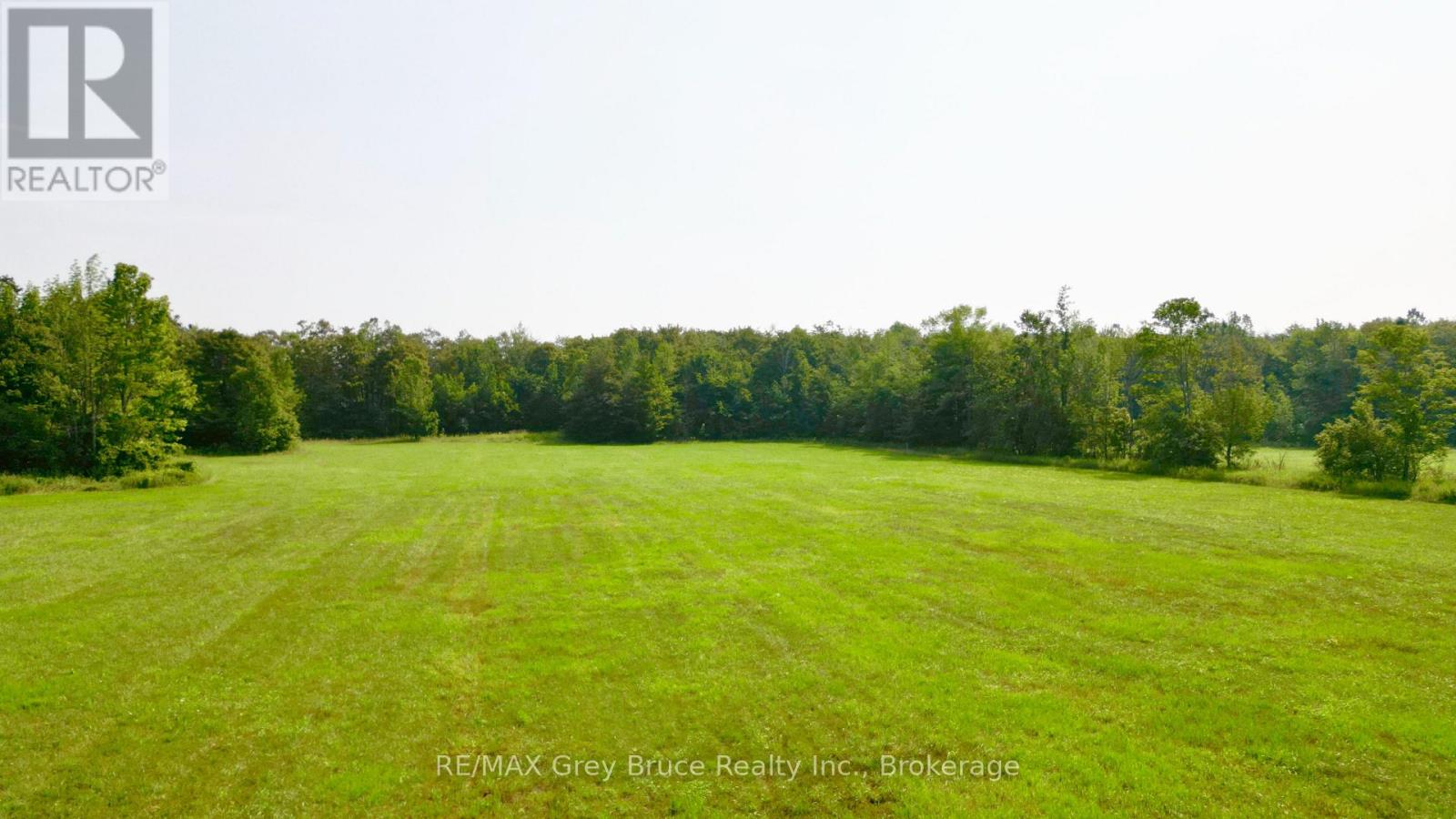 61 Crawford Drive, South Bruce Peninsula, Ontario  N0H 2T0 - Photo 4 - X12331956