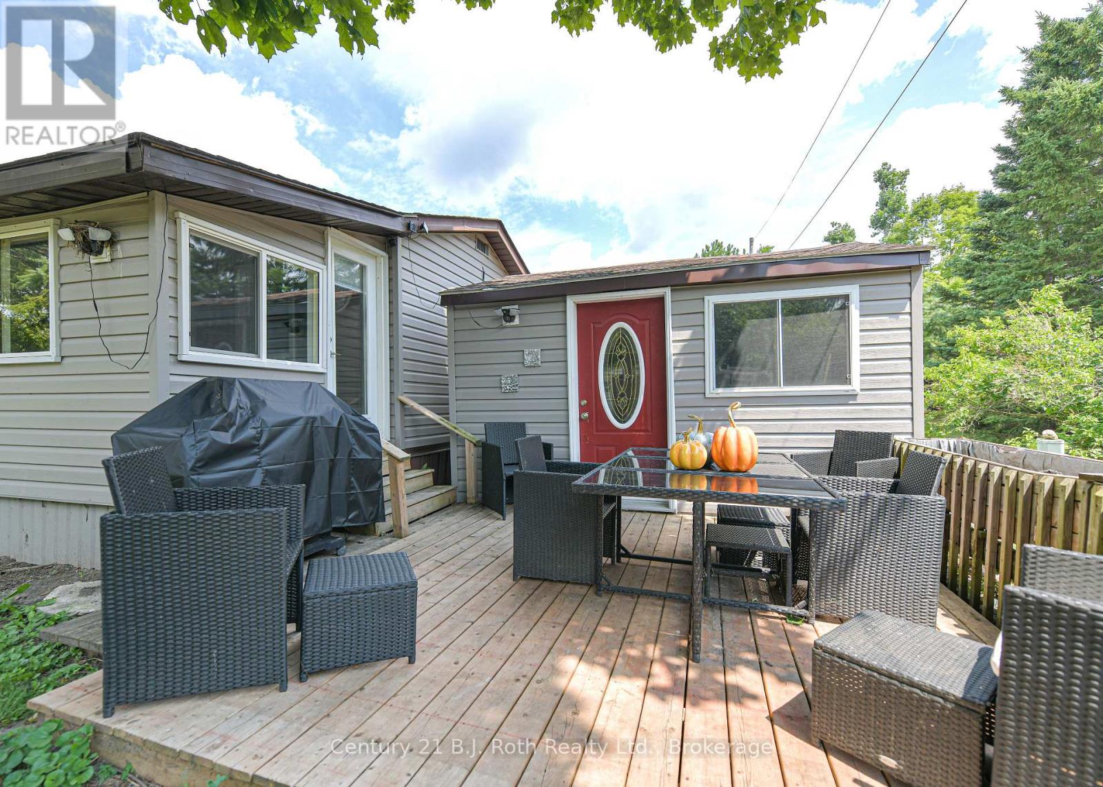 7 Irvine Road, Oro-Medonte, Ontario  L3V 0P9 - Photo 3 - S12332330