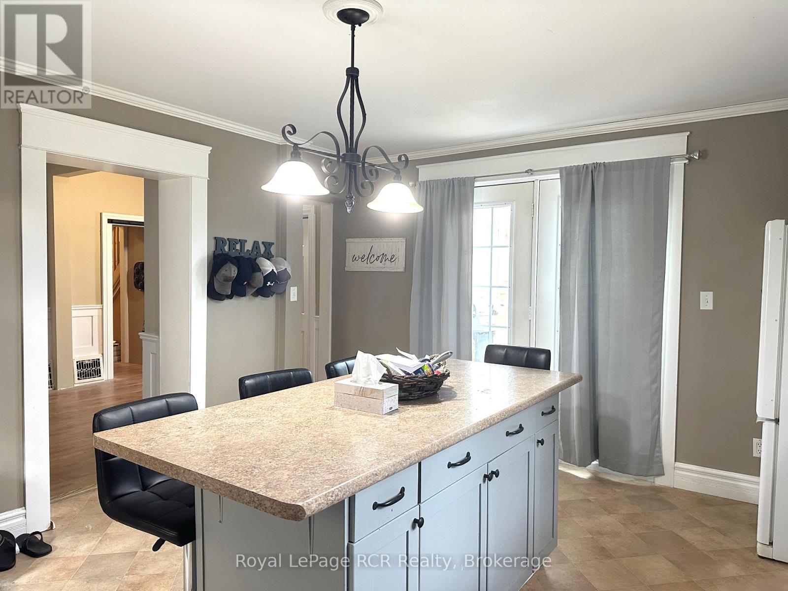 403 7th Avenue, Hanover, Ontario  N4N 2J1 - Photo 11 - X12332404