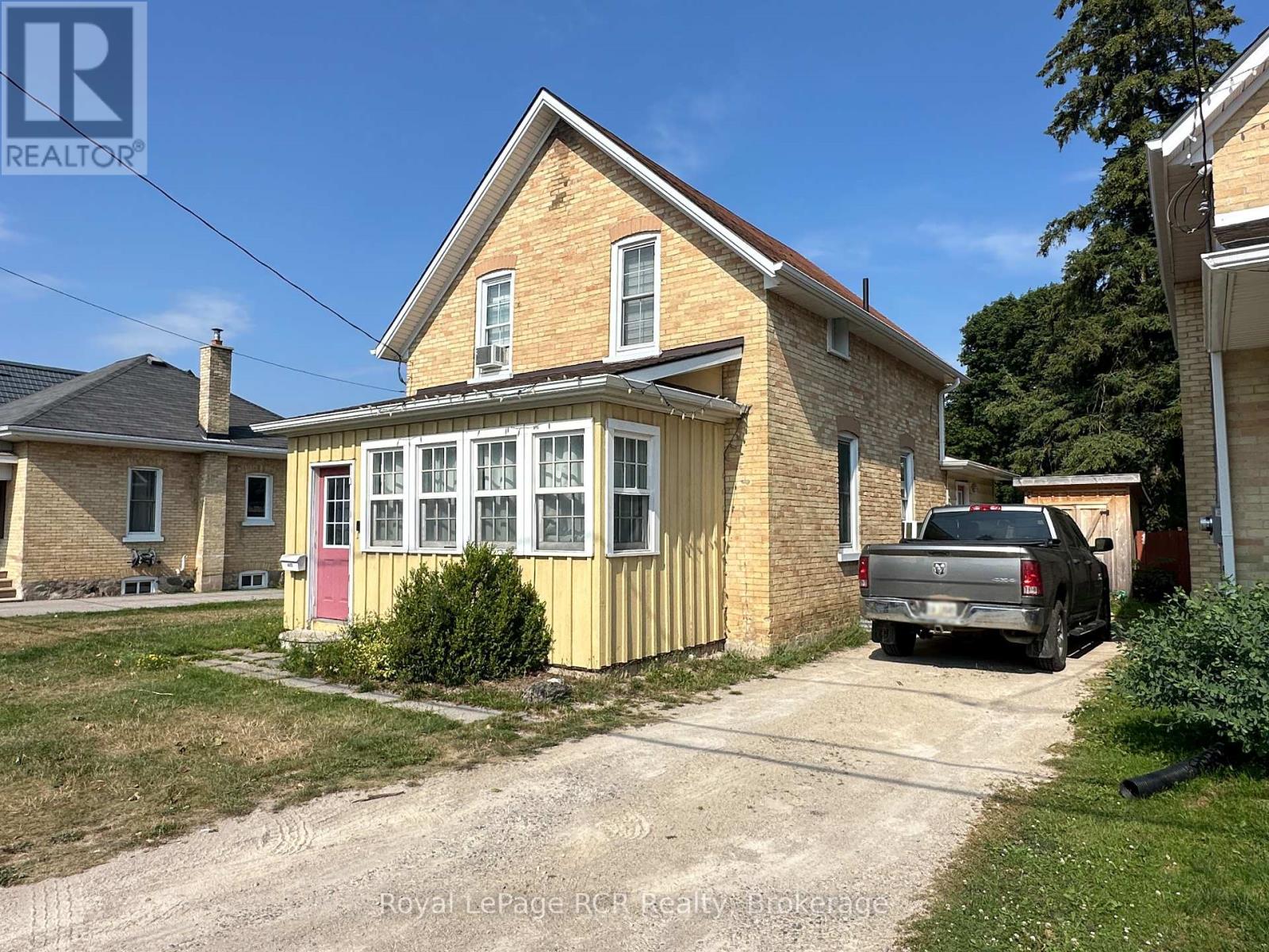403 7th Avenue, Hanover, Ontario  N4N 2J1 - Photo 2 - X12332404