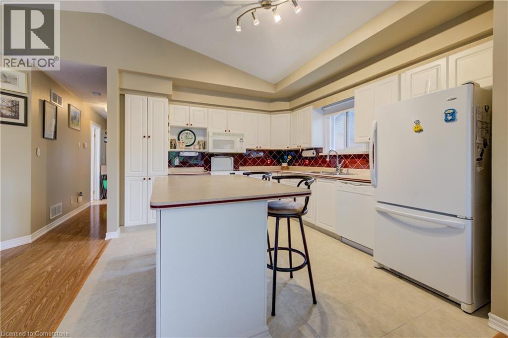 4907 Alexandra Avenue, Beamsville, Ontario  L0R 1B5 - Photo 3 - 40758624