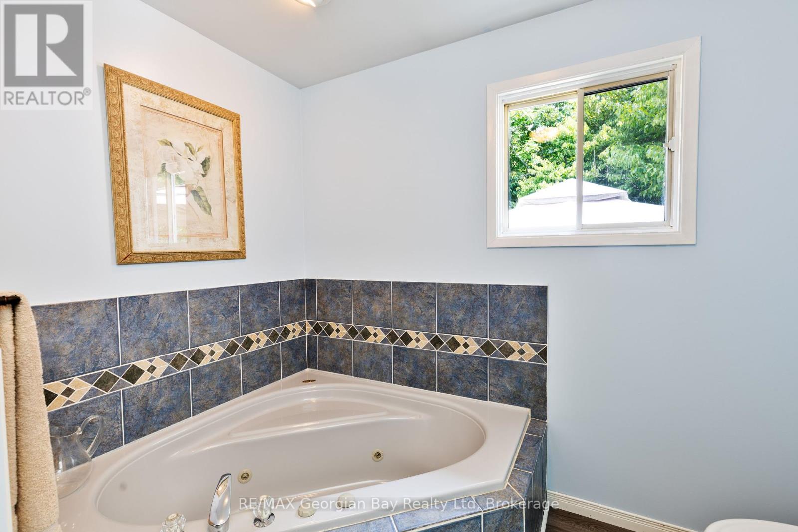 5 Easton Avenue, Tay, Ontario  L0K 1R0 - Photo 15 - S12333014