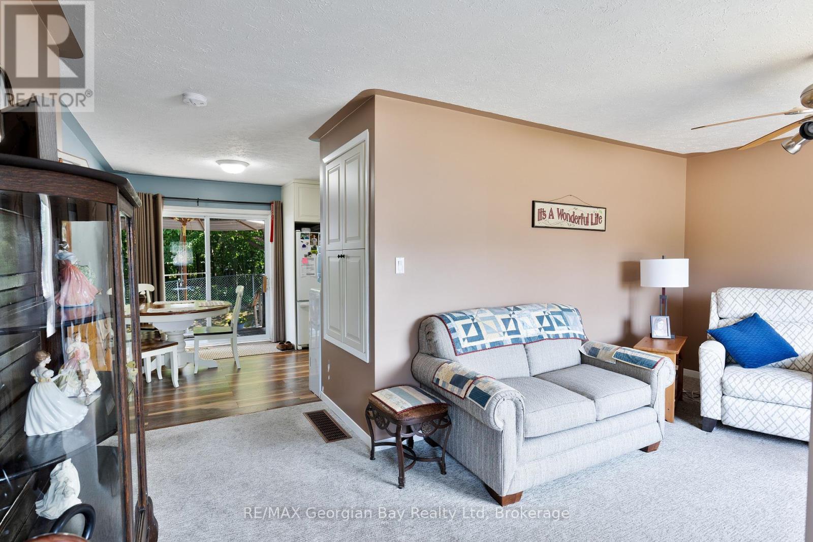 5 Easton Avenue, Tay, Ontario  L0K 1R0 - Photo 4 - S12333014