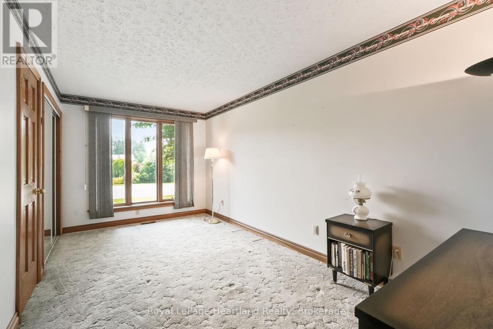 23 Mill Street E, Minto, Ontario  N0G 1M0 - Photo 19 - X12333017