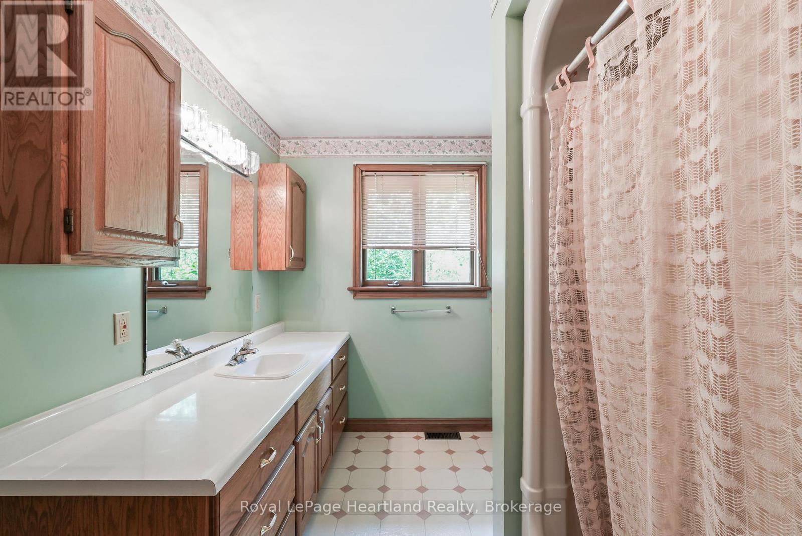 23 Mill Street E, Minto, Ontario  N0G 1M0 - Photo 23 - X12333017