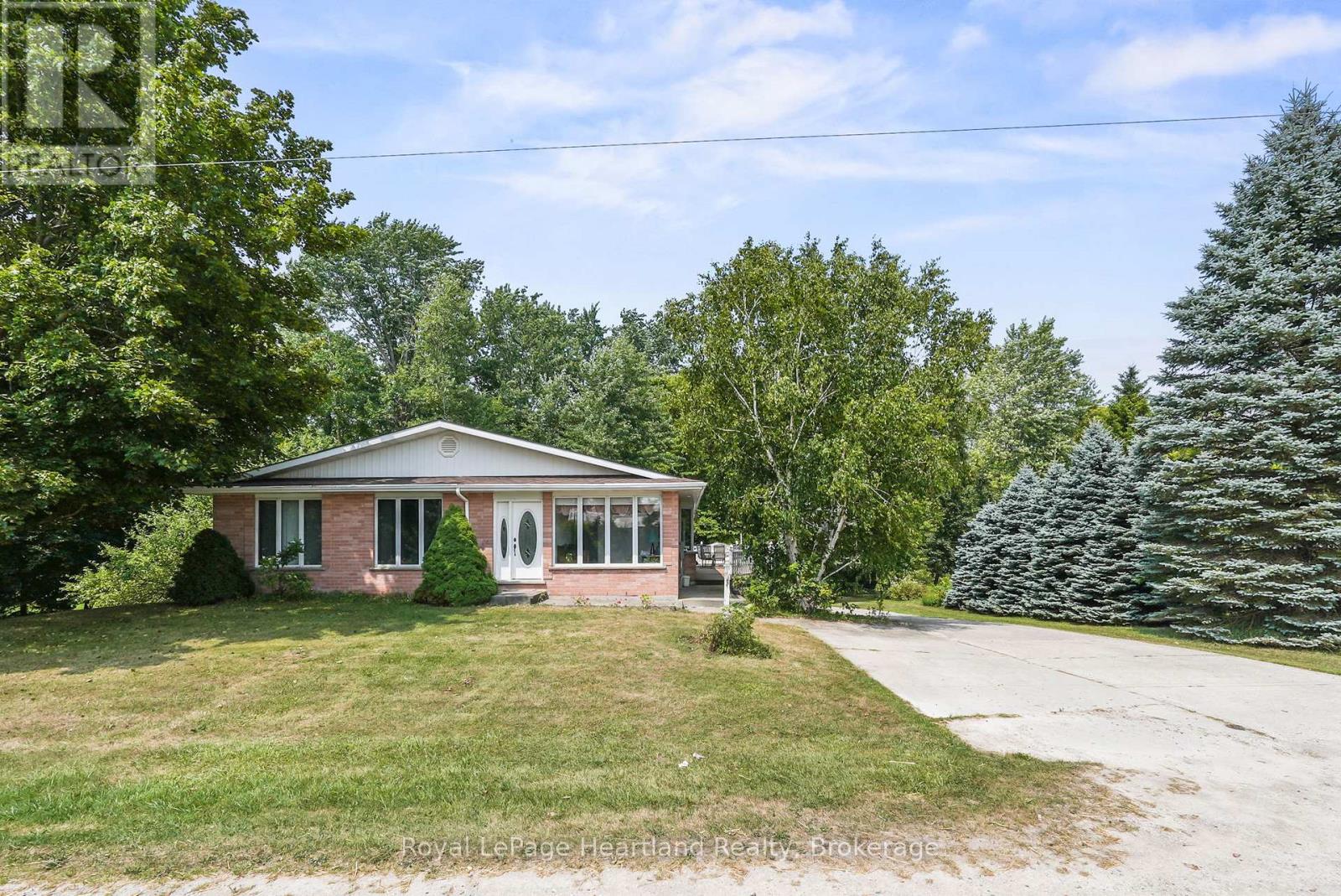 23 Mill Street E, Minto, Ontario  N0G 1M0 - Photo 8 - X12333017