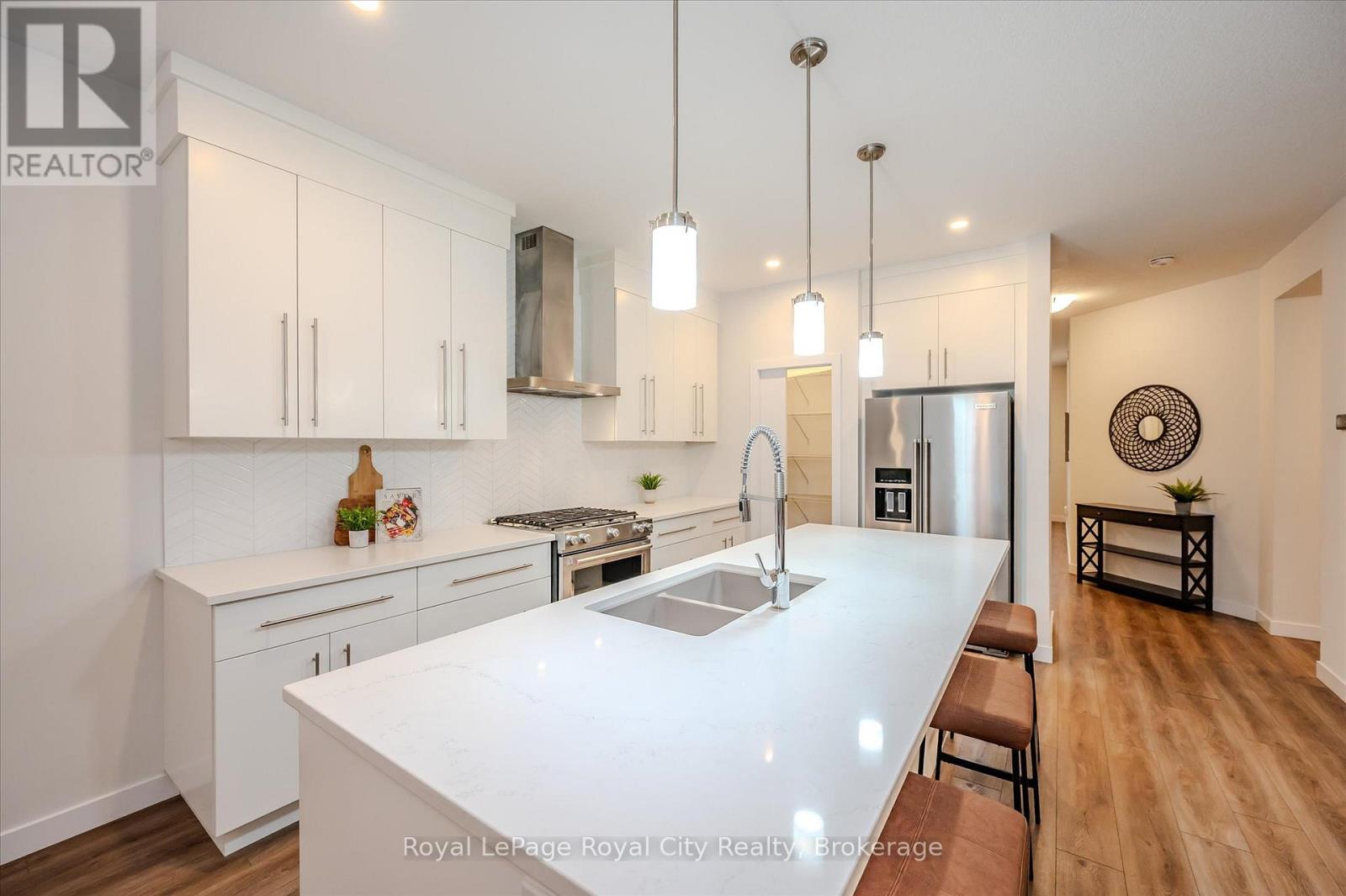 49 Ryder Avenue, Guelph, Ontario  N1G 0H1 - Photo 12 - X12333109