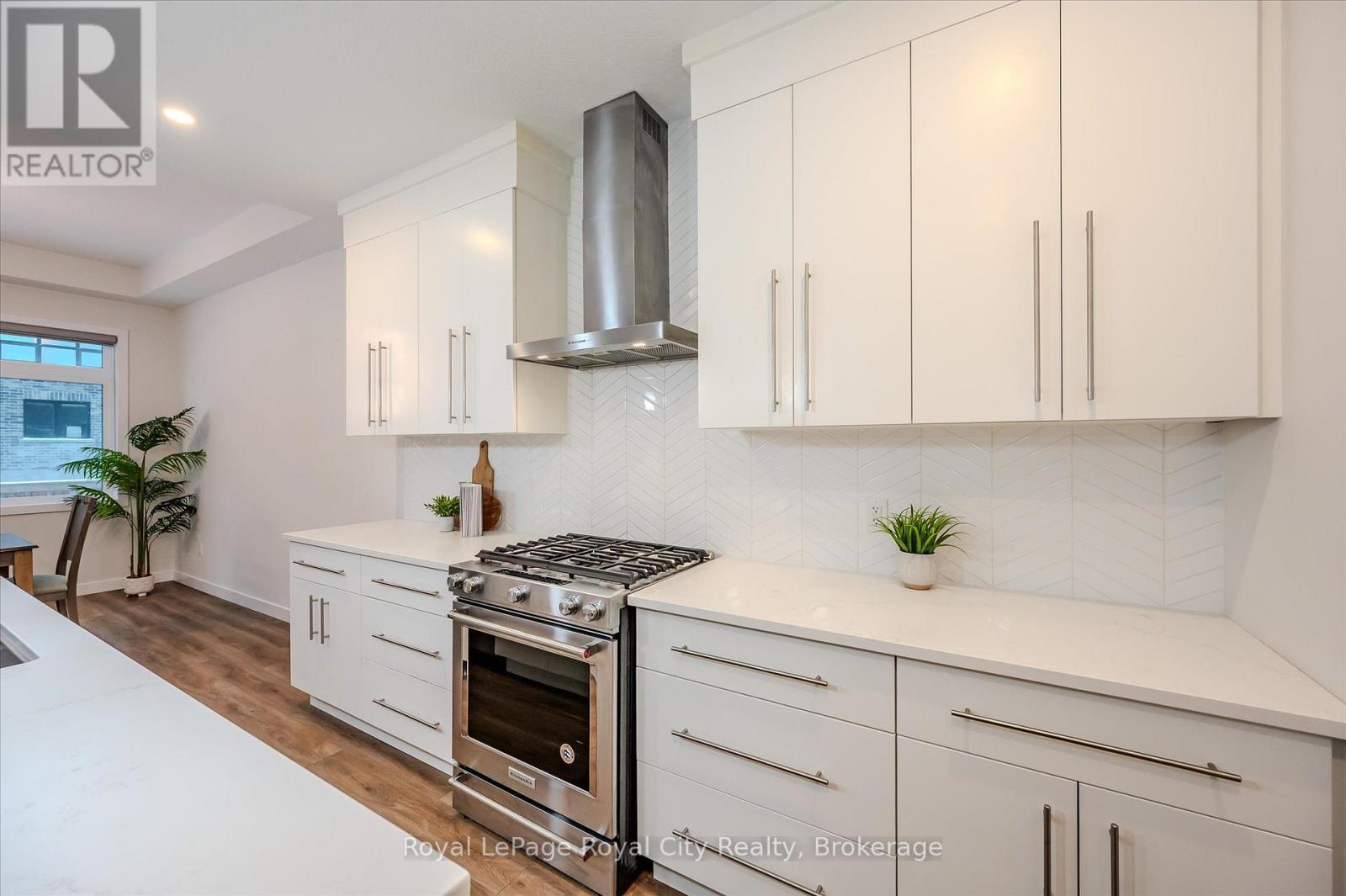49 Ryder Avenue, Guelph, Ontario  N1G 0H1 - Photo 14 - X12333109