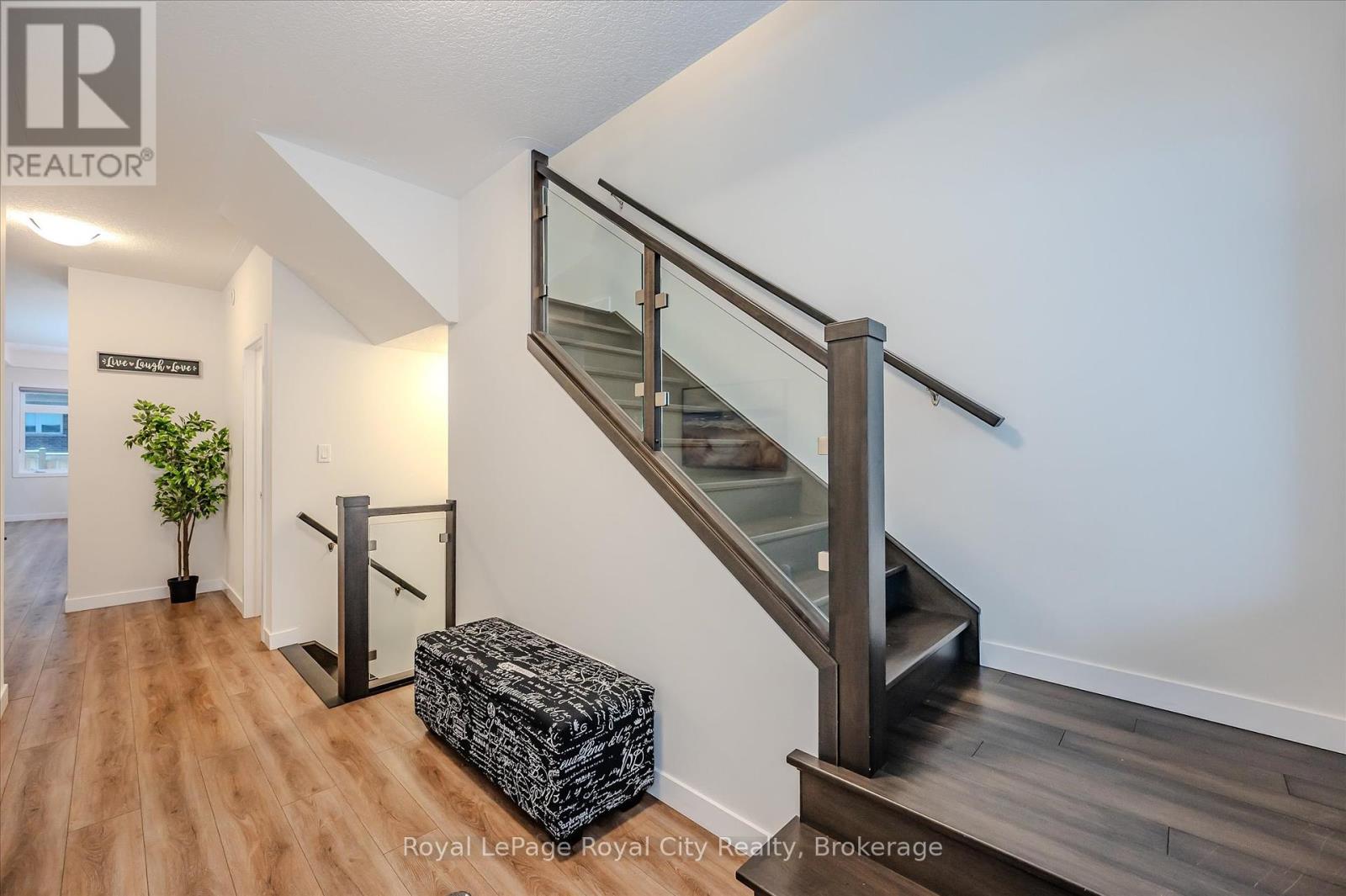 49 Ryder Avenue, Guelph, Ontario  N1G 0H1 - Photo 5 - X12333109