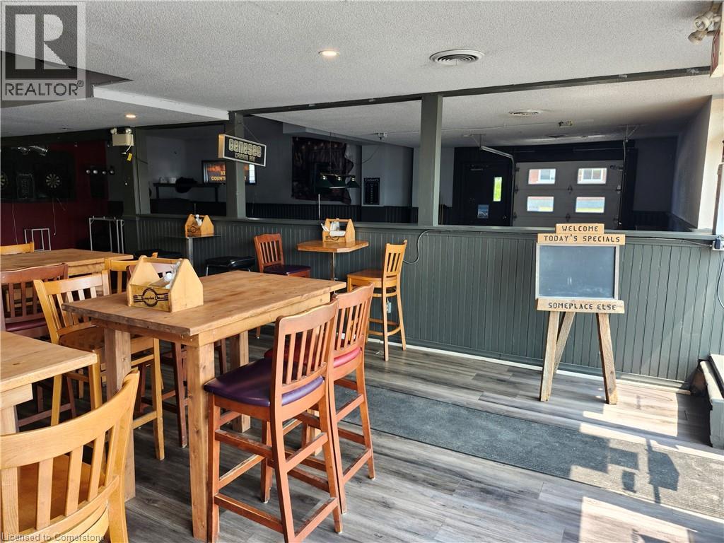 49 Scott Street W Unit# A, St. Catharines, Ontario  L2R 1E1 - Photo 4 - 40758443