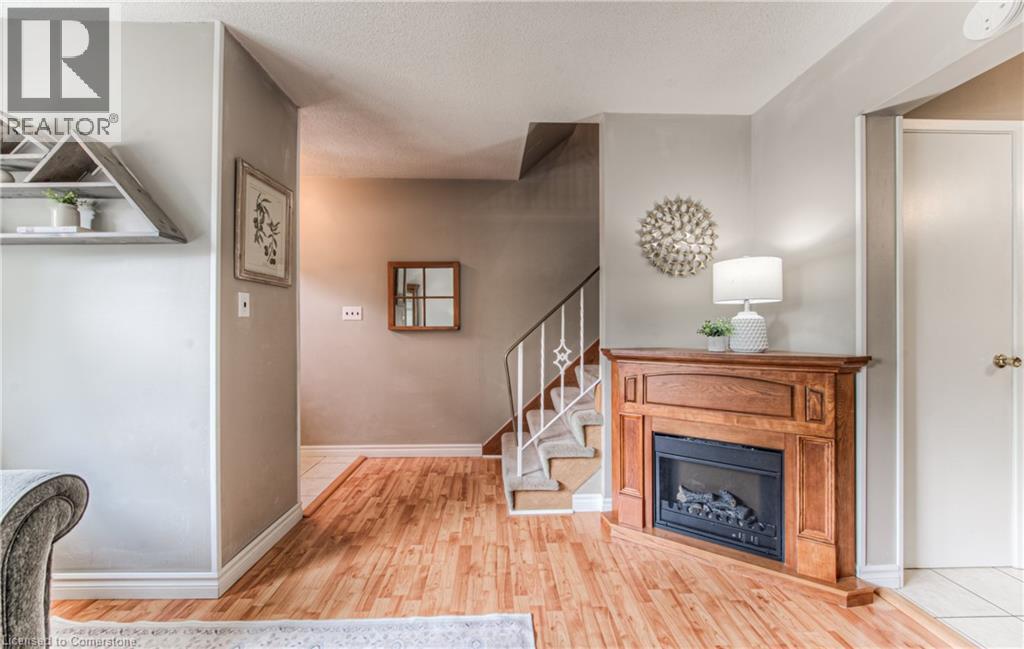 60 Shea Crescent, Kitchener, Ontario  N2E 1E8 - Photo 5 - 40757307
