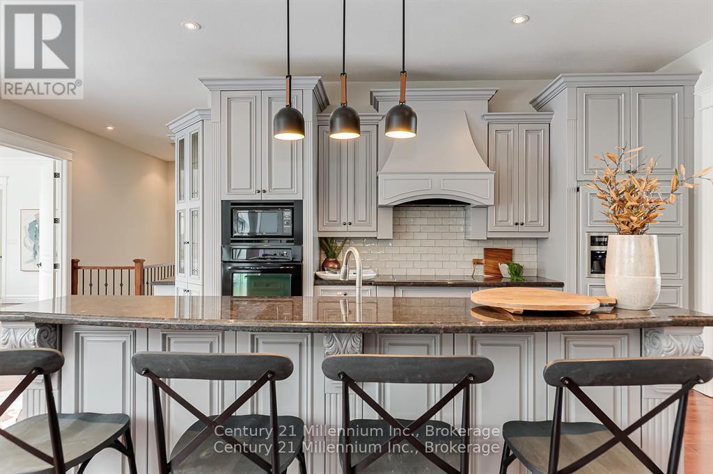 112 Cortina Crescent, Blue Mountains, Ontario  L9Y 0S9 - Photo 7 - X12333307