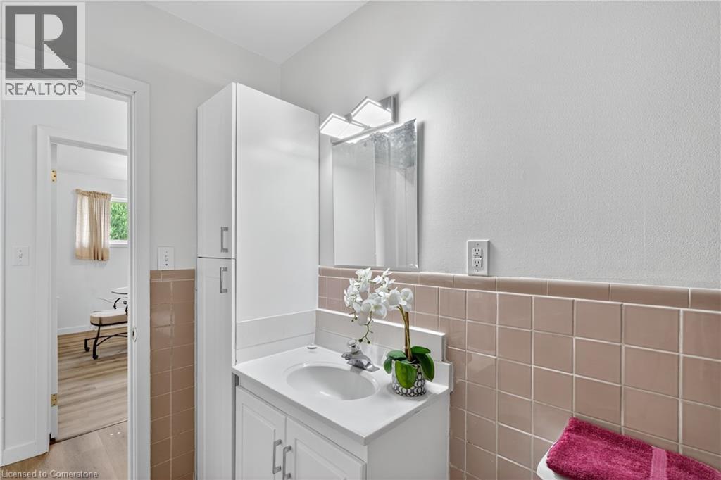 2041 Third Street Louth, St. Catharines, Ontario  L2S 6P9 - Photo 13 - 40756984