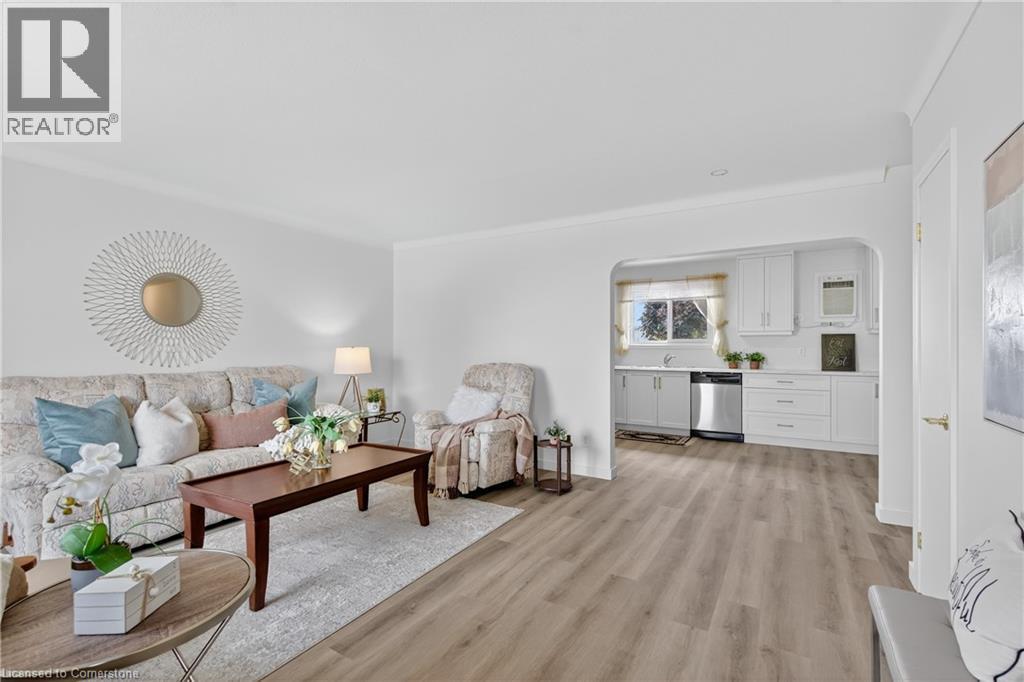 2041 Third Street Louth, St. Catharines, Ontario  L2S 6P9 - Photo 4 - 40756984