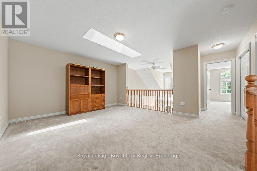 119 Mcarthur Crescent, Guelph, Ontario  N1L 1S3 - Photo 12 - X12333475