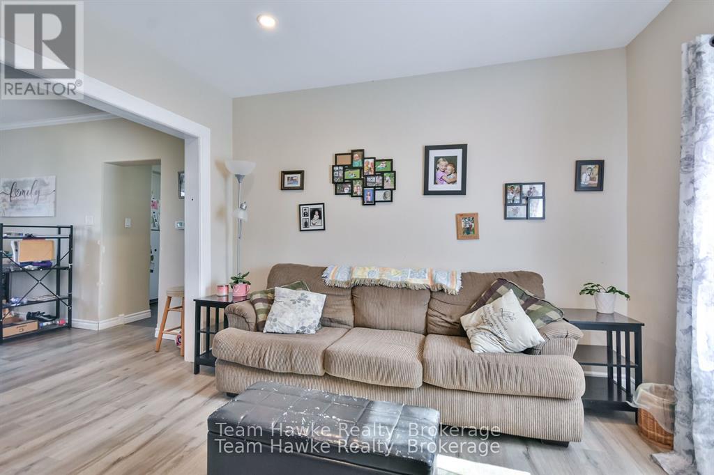 54 Jephson Street, Tay, Ontario  L0K 2A0 - Photo 4 - S12333487