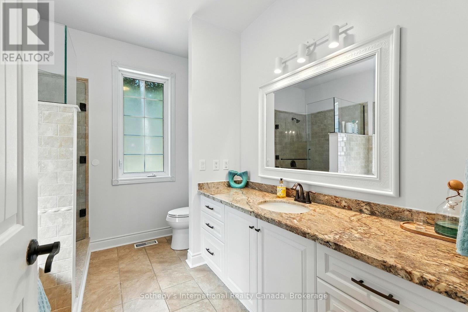 1394 Golden Beach Road, Bracebridge, Ontario  P1L 1W8 - Photo 37 - X12333500