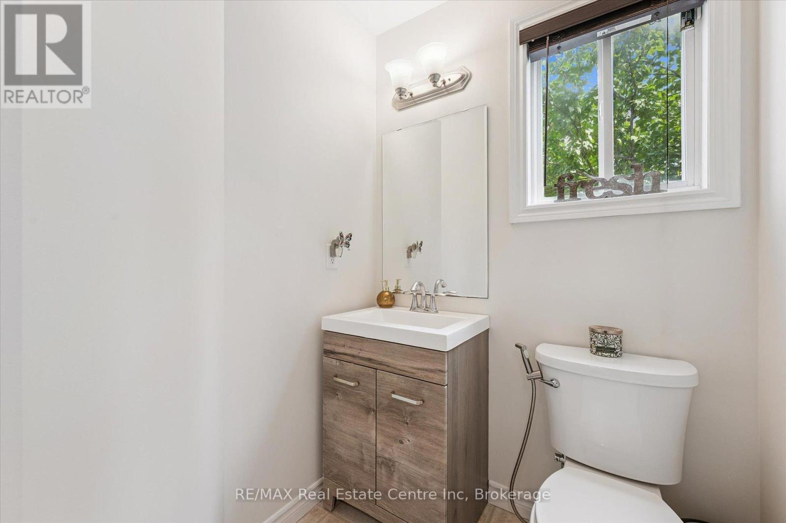 24 Wilkie Crescent, Guelph, Ontario  N1L 0B1 - Photo 13 - X12333605