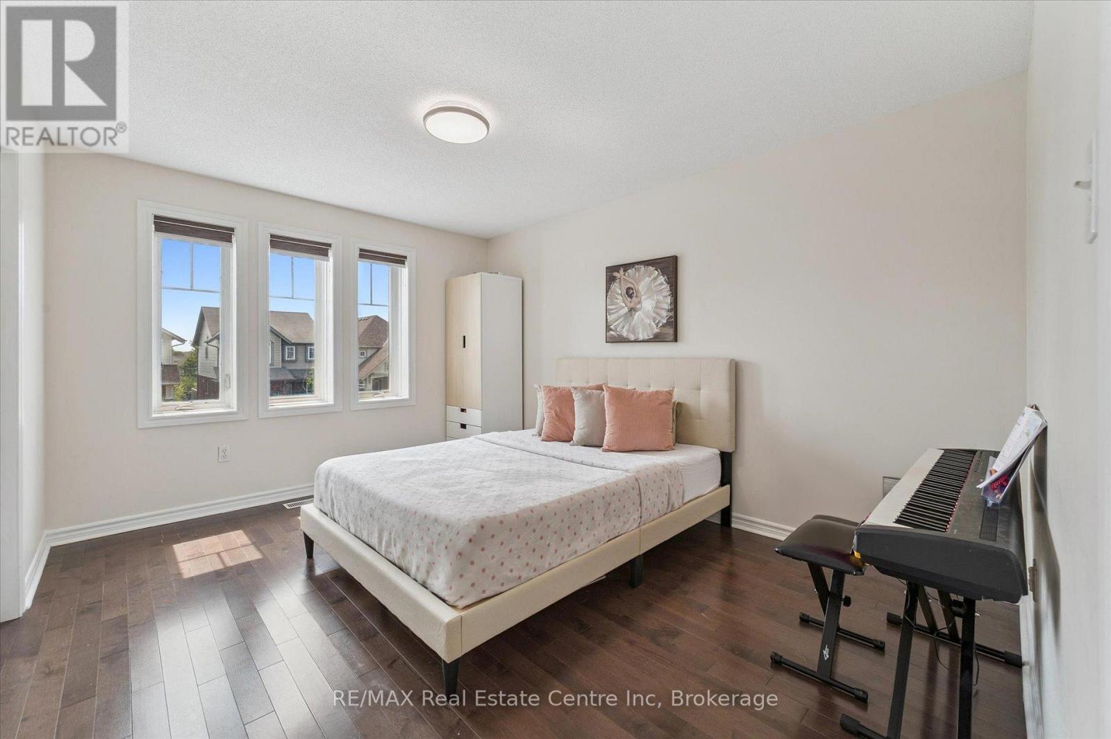 24 Wilkie Crescent, Guelph, Ontario  N1L 0B1 - Photo 19 - X12333605