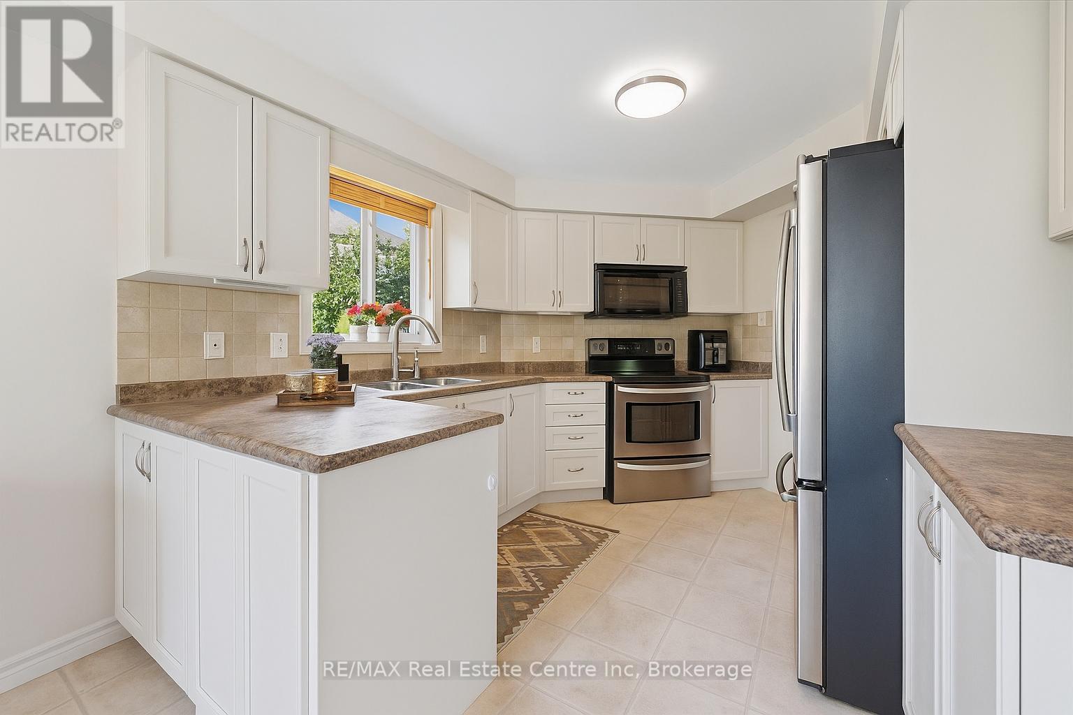 24 Wilkie Crescent, Guelph, Ontario  N1L 0B1 - Photo 7 - X12333605