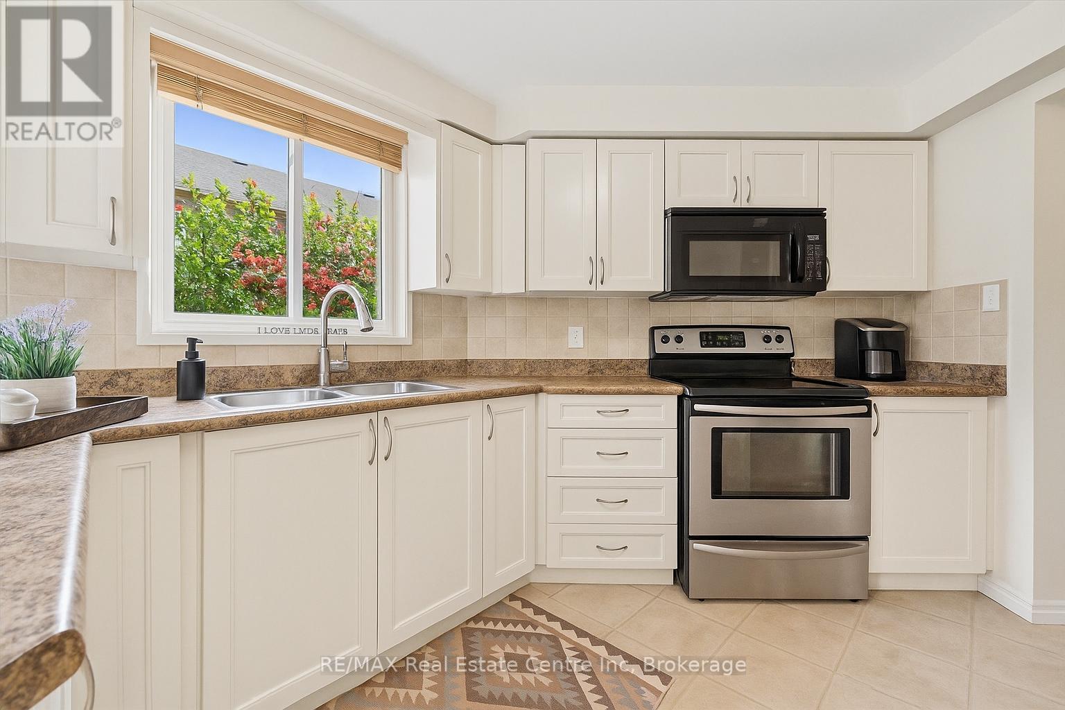 24 Wilkie Crescent, Guelph, Ontario  N1L 0B1 - Photo 8 - X12333605