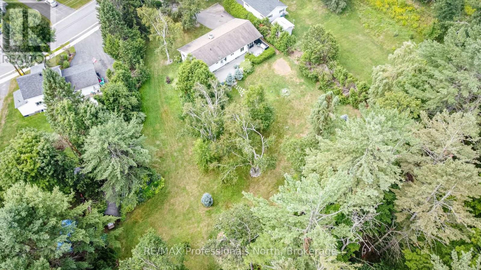 33 Woodchester Avenue, Bracebridge, Ontario  P1L 1H9 - Photo 26 - X12333637