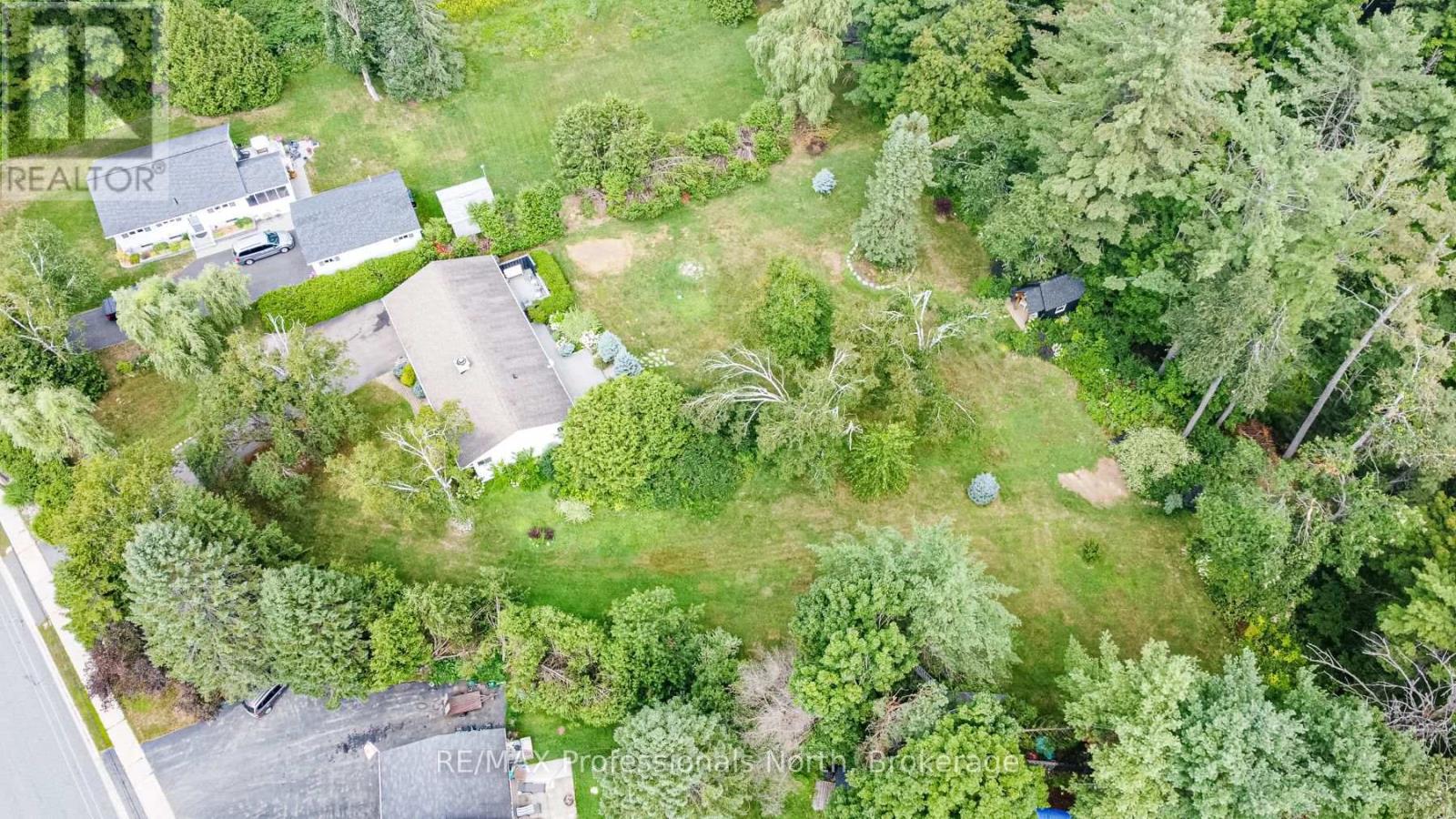 33 Woodchester Avenue, Bracebridge, Ontario  P1L 1H9 - Photo 27 - X12333637