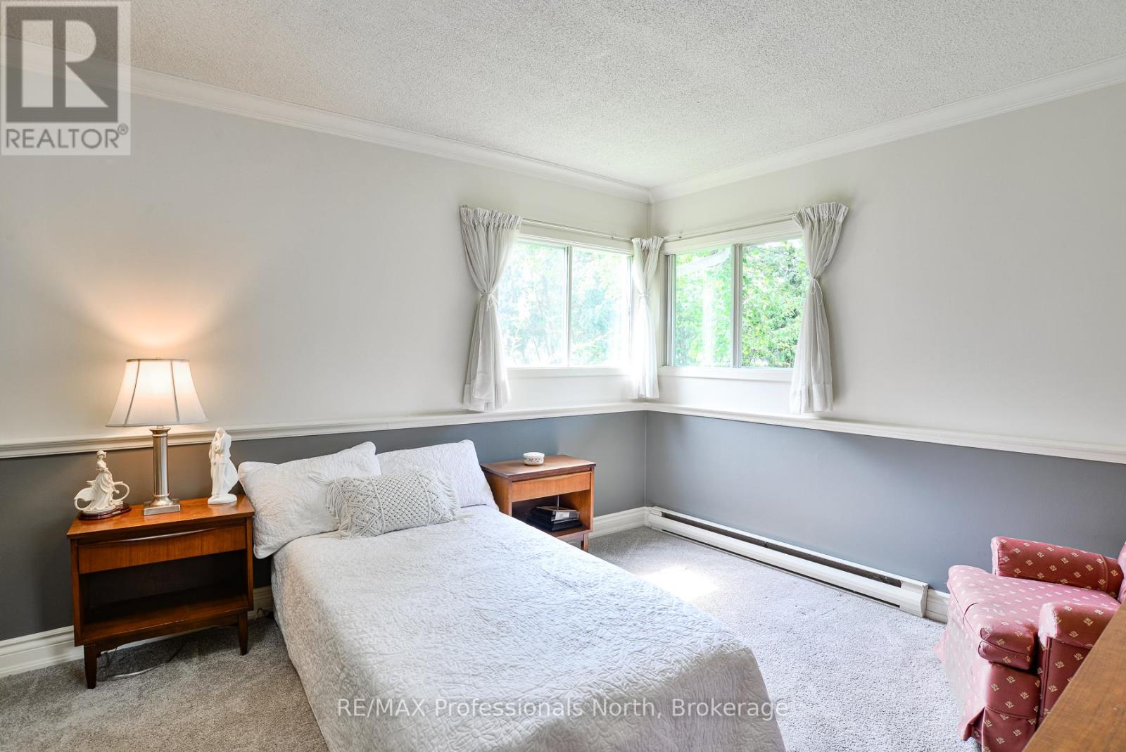 33 Woodchester Avenue, Bracebridge, Ontario  P1L 1H9 - Photo 8 - X12333637