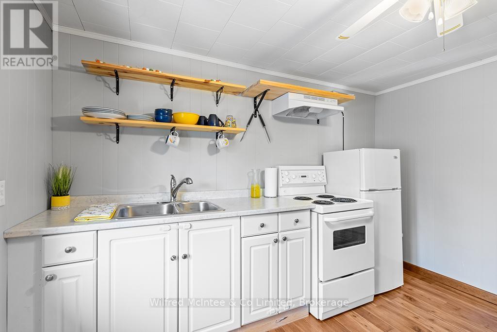 20 Ottawa Avenue, Saugeen Shores, Ontario  N0H 2L0 - Photo 38 - X12333643